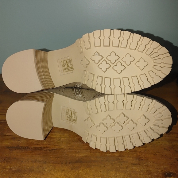 Dolce Vita Stylish Tan Women's Ankle Combat Boots Size 8.5 - Picture 5 of 10